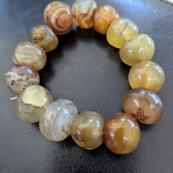 Jewelry - Agate Stretch Bracelet
